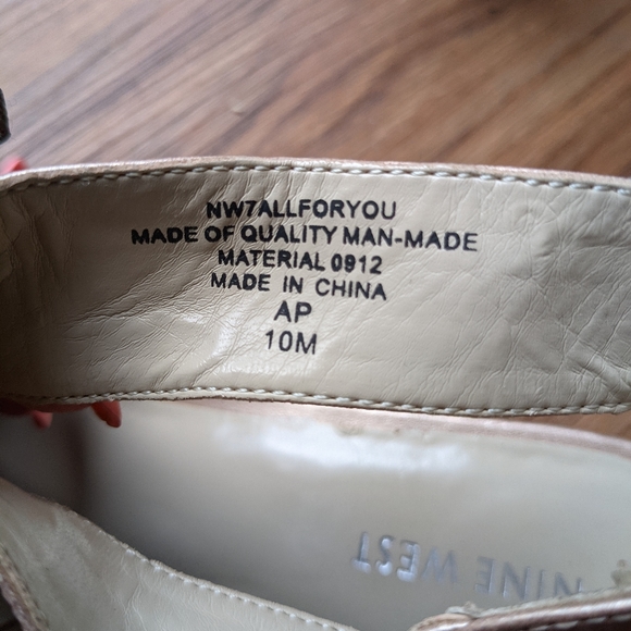 Nine West Gold Leather sandals - Picture 4 of 4